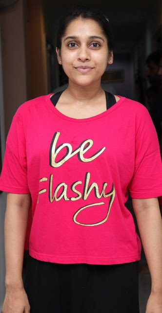 Telugu TV Anchor Rashmi Gautam Real Face Without Make Up Photos 10